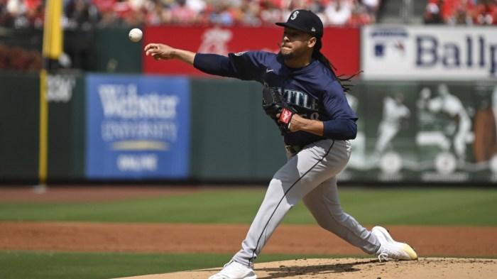 Mlb trade rumors red sox eye angels 3b luis rengifo pitching upgrades at deadline