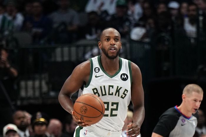 Bucks khris middleton out vs kevin durant suns with ankle injury