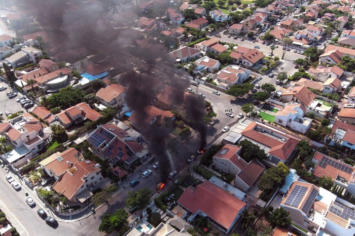 Beirut explosion blast injured thousands lebanese kills killed least powerful cross red injures nyt dozens deadly Breaking news israel attack now