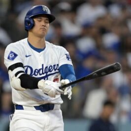 Dodgers shohei ohtani playing through hamstring injury manager dave roberts says