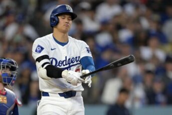 Dodgers shohei ohtani playing through hamstring injury manager dave roberts says