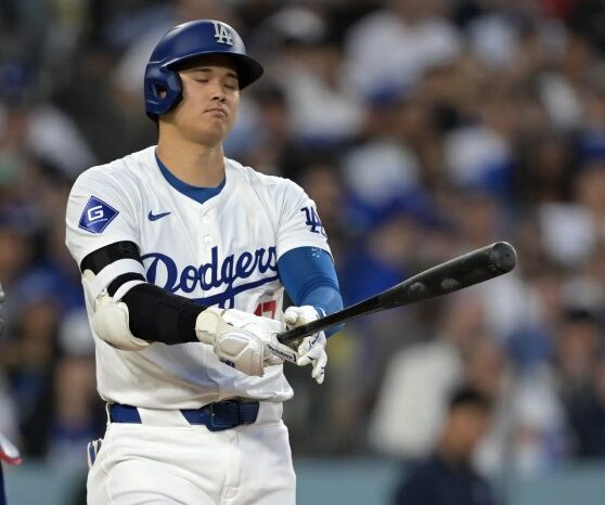 Dodgers shohei ohtani playing through hamstring injury manager dave roberts says