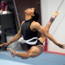 Gabby douglas qualifies for us championships in gymnastics return at american classic