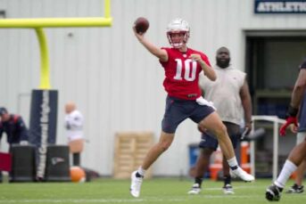Drake maye says hes not going to try to be tom brady reacts to patriots draft