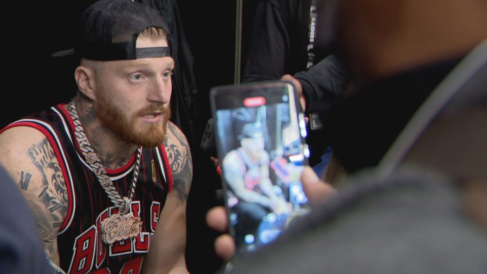 Raiders maxx crosby posts photo after having surgery on knee injury