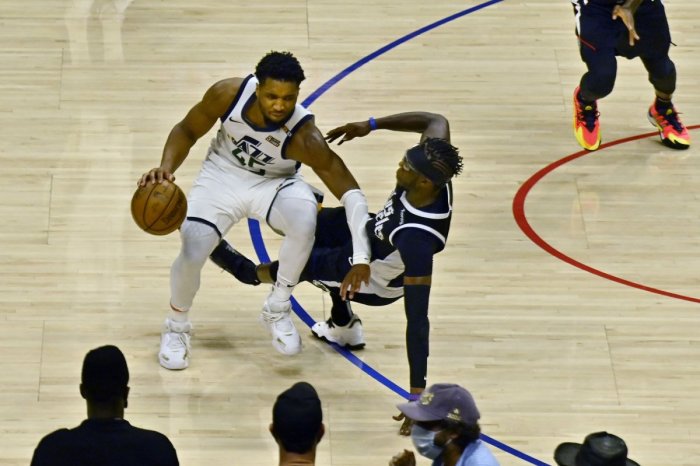 Donovan mitchell trade rumors 76ers linked to cavaliers star amid lakers buzz