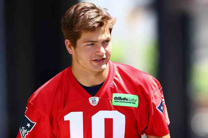 Drake maye says hes not going to try to be tom brady reacts to patriots draft