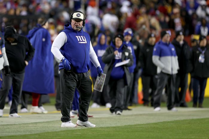 Raiders rumors giants see antonio pierce as top dc target to replace wink martindale