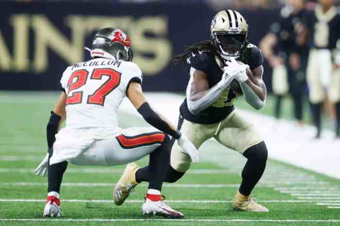 Saints alvin kamara suffered sprained ankle injury in win vs mayfield buccaneers