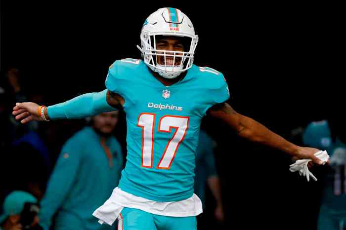 Nfl fans troll jefferson lamb higgins aiyuk rumors amid waddles dolphins contract
