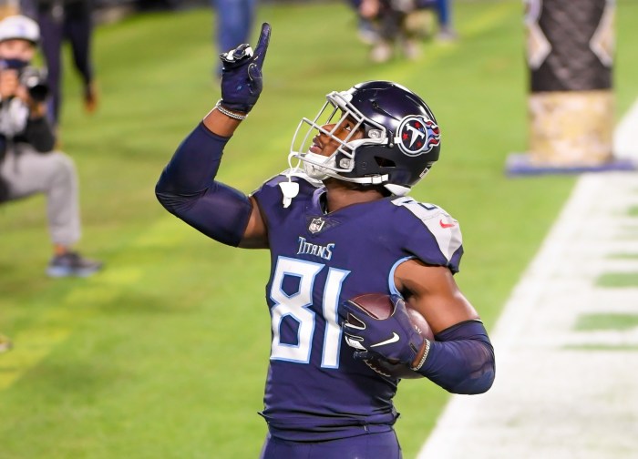 Smith contract patriots nfl Nfl rumors jonnu smith dolphins agree to 2 year contract worth up to 10m