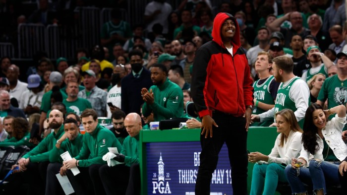 Celtics icon paul pierce posts gruesome photo of finger injury will undergo surgery