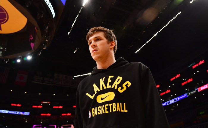 5 moves to salvage la lakers offseason after agreeing to re sign lebron james