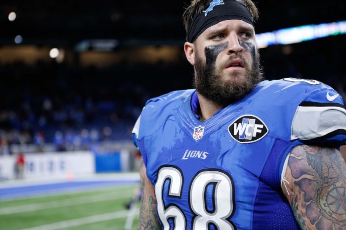 Nfl rumors taylor decker lions agree to 3 year 60m contract amid training camp