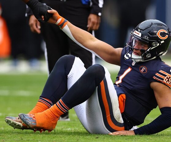 Justin fields thanks bears after steelers trade wishes them nothing but success