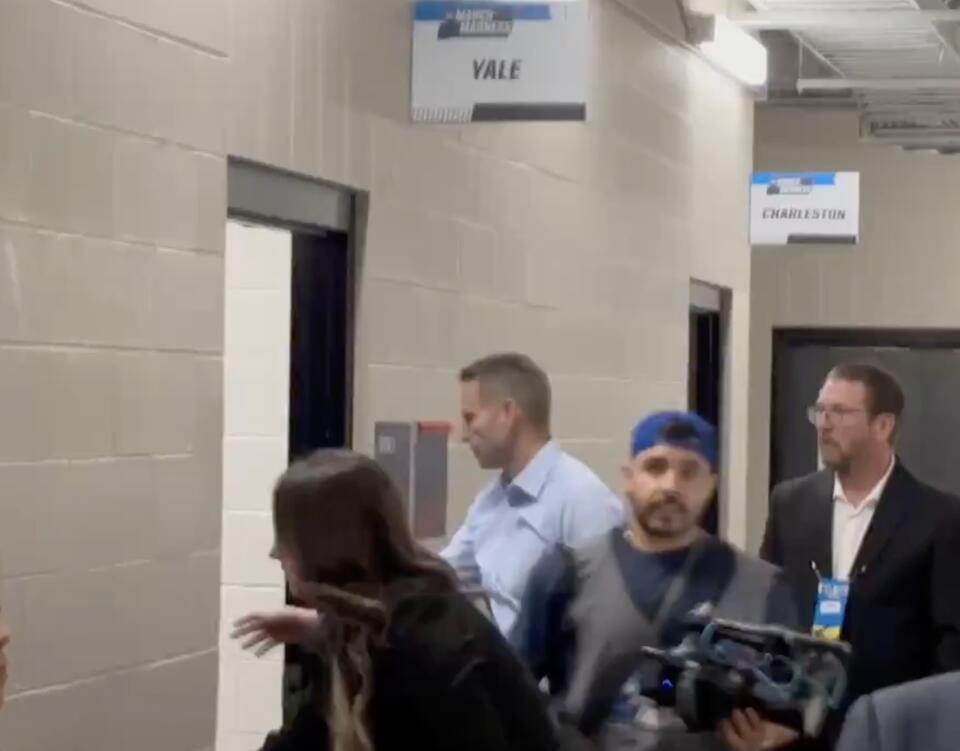 Alabama hc nate oats apologizes for pushing missouris aidan shaw in win