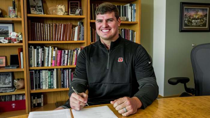 Bengals trey hendrickson requests trade eyes new contract amid retirement decision