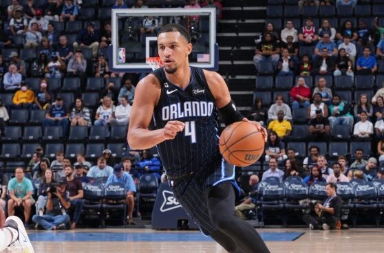 Knicks rumors jalen brunson avoids serious knee injury questionable vs hawks
