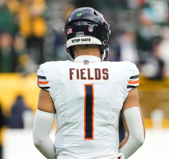 Justin fields trade rumors unlikely bears can get 2nd round pick in nfl draft for qb