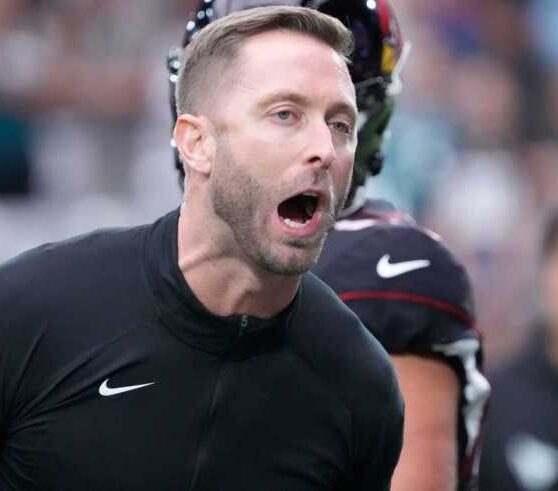 Nfl rumors uscs kliff kingsbury interviews for eagles vacant oc job
