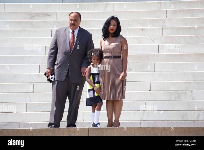 Martin luther king iii family to be honorary bucs captains for eagles playoff game
