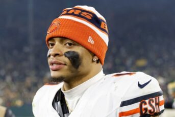 Nfl rumors bears open to waiting on justin fields trade until cousins mayfield sign