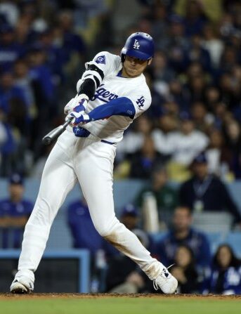 Dodgers fan who caught shohei ohtani hr to get on field experience after controversy