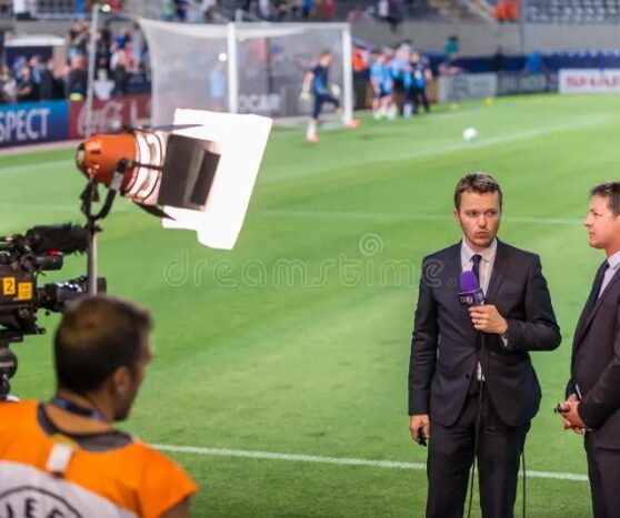 Sports commentary competition in english