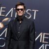 Eli manning trolls tom brady over super bowls to joke about missing netflix roast