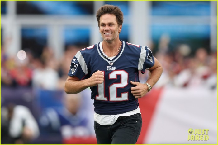 Tom Brady's Three Kids Join Him for New England Patriots Ceremony ... Aaron donald i hated tom brady for 3 years after rams super bowl loss to patriots