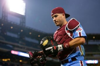 Phillies jt realmuto to undergo surgery on right knee injury miss about 1 month