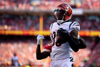 Jamarr chase tee higgins skip bengals voluntary otas amid contract rumors