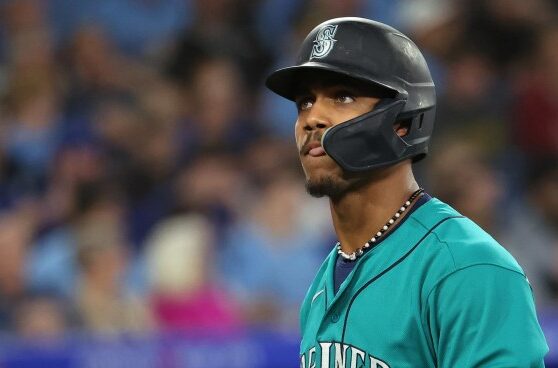 Mariners julio rodriguez to undergo mri on quad after suffering injury vs blue jays