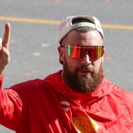 Report travis kelce in talks to host are you smarter than a fifth grader reboot