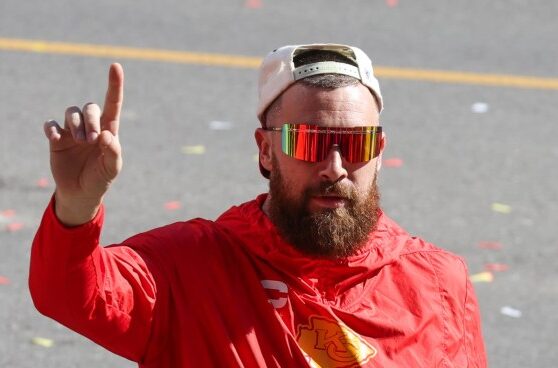 Report travis kelce in talks to host are you smarter than a fifth grader reboot