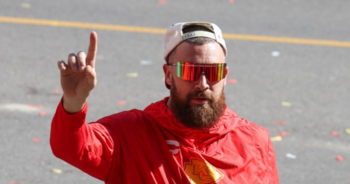 Report travis kelce in talks to host are you smarter than a fifth grader reboot