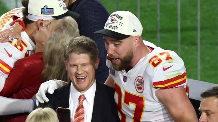 Travis kelces nfl career earnings after historic chiefs contract extension