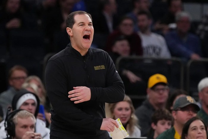 Baylors scott drew wont accept kentucky hc job after john caliparis exit