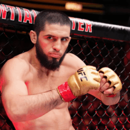 Ufcs islam makhachev calls conor mcgregor a chicken after photo of toe injury
