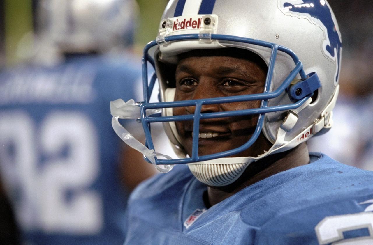 Nfl legend barry sanders says he experienced heart related health scare