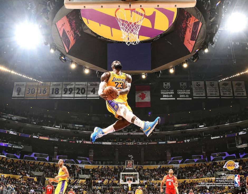 Lakers lebron james expected to play vs bulls after ankle injury darvin ham says