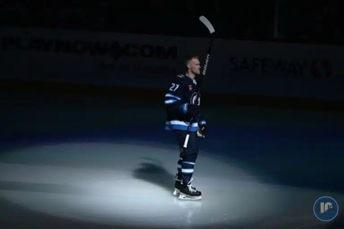 Hurricanes must pursue nikolaj ehlers to replace jake guentzel amid nhl trade rumors