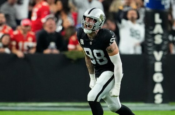 Raiders maxx crosby posts photo after having surgery on knee injury
