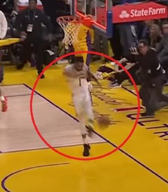 Lakers dangelo russell fined 25k for verbally abusing nba official in nuggets loss