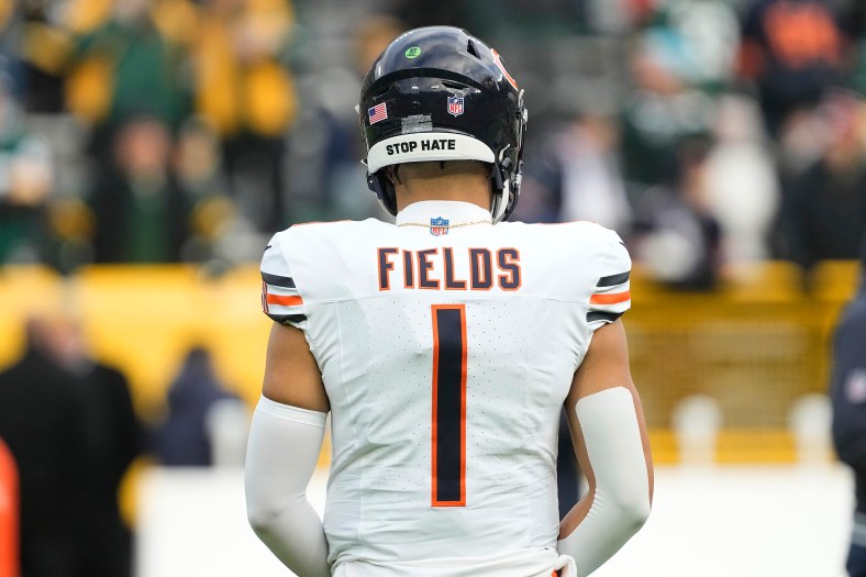 Justin fields trade rumors unlikely bears can get 2nd round pick in nfl draft for qb