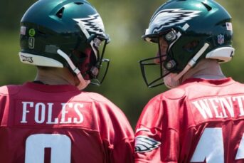Carson wentz nick foles praising chiefs in past factored into fa contract decision