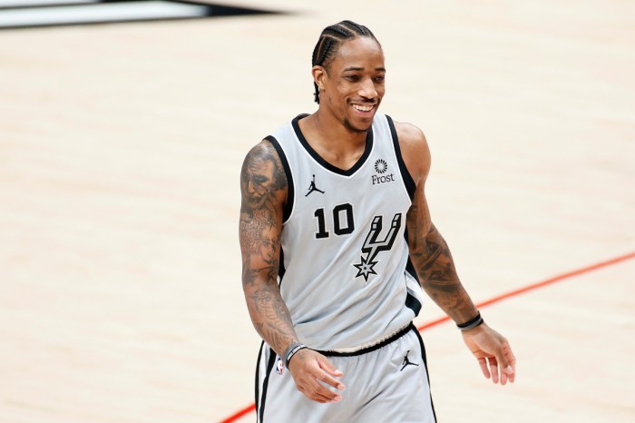 Nba rumors demar derozan got 2 year 80m bulls contract offer eyes longer deal