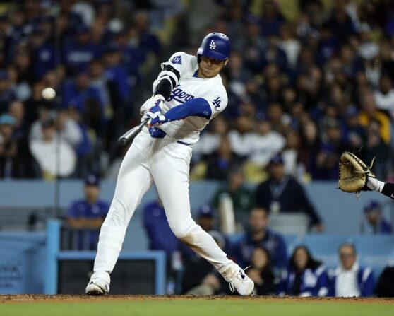 Dodgers fan who caught shohei ohtani hr to get on field experience after controversy