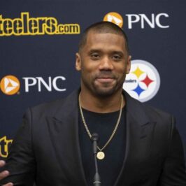 Nfl rumors giants wouldnt promise russell wilson playing time during contract talks
