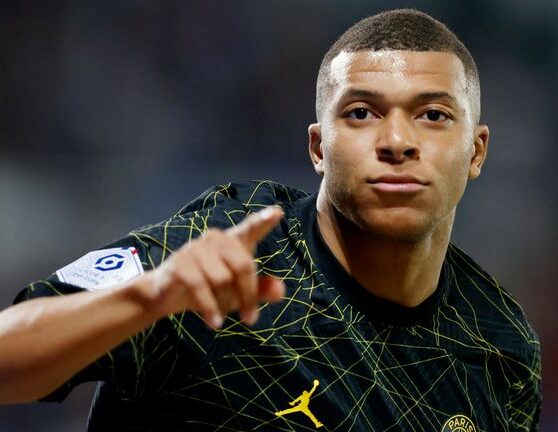 Best football player in the world in hindi